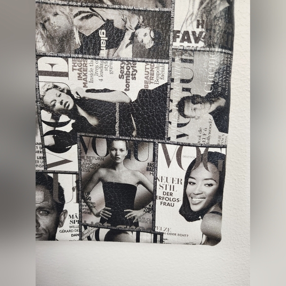 Vogue Print Black + White Women's Crossbody Bag Adjustable Strap - Picture 6 of 13